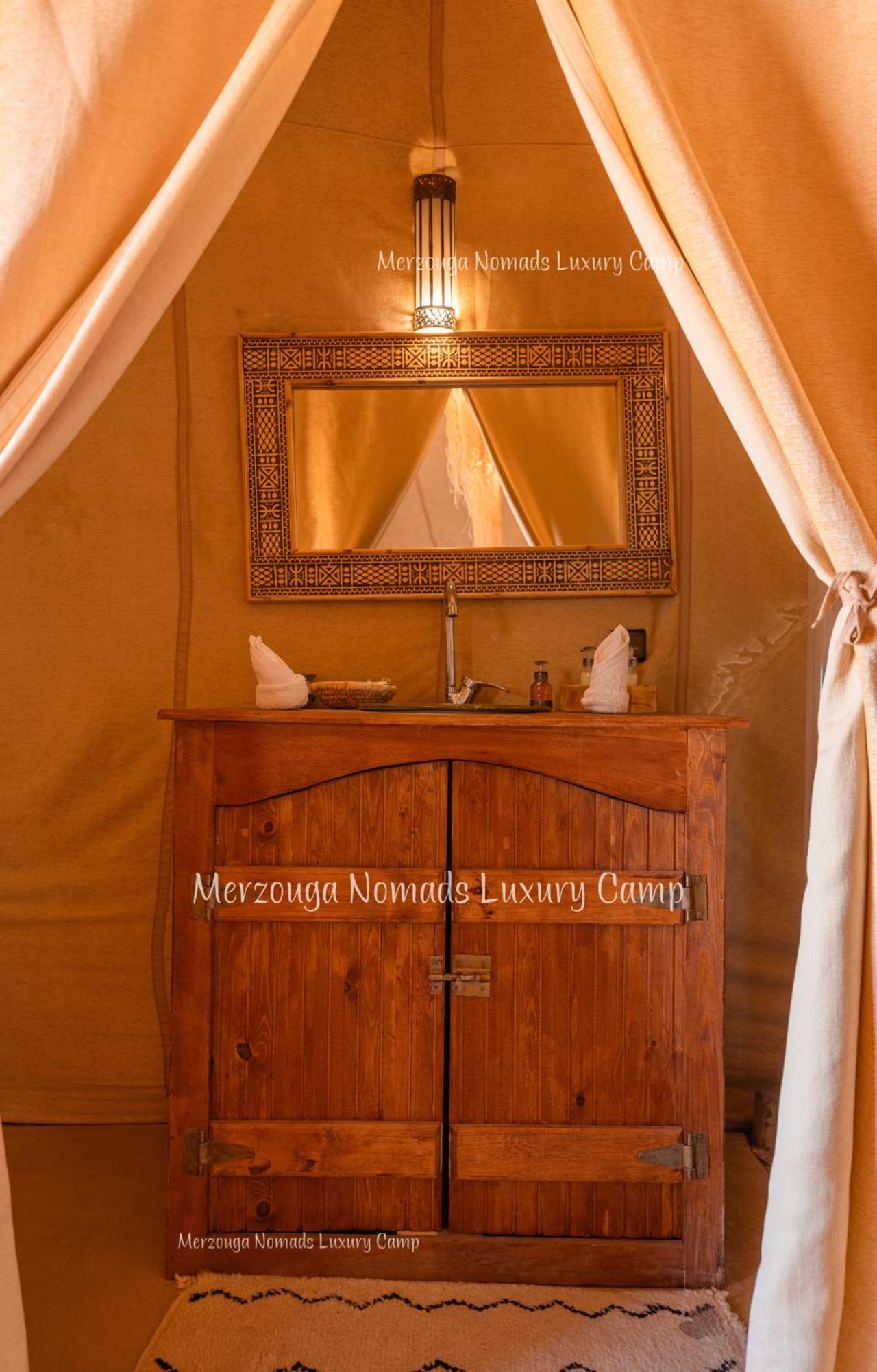Merzouga Nomads Luxury Camp Dış mekan fotoğraf