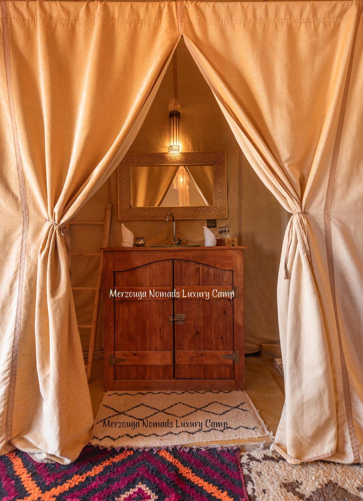 Merzouga Nomads Luxury Camp Dış mekan fotoğraf